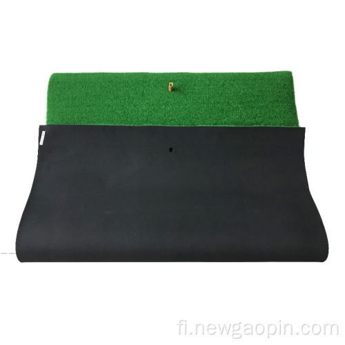 Outdoor Slip Grass Golfmatto, jossa t-paita